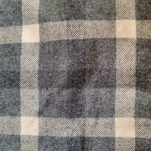 Uniqlo Gray & White Plaid Wool Mini Skirt WITH POCKETS - Picture 3 of 6